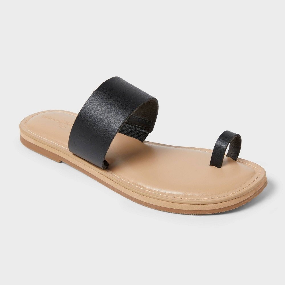 Women's Universal Thread Black Juno Toe Ring Flat Sandals 7 New With Tags